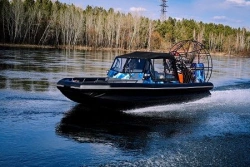 Airboat Okhotnik 650