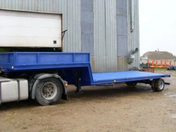 Semi-trailer truck 931903