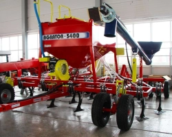Pneumatic seeding complex "Agrator-5400"