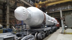 Hydrofinishing reactor pos. R-3