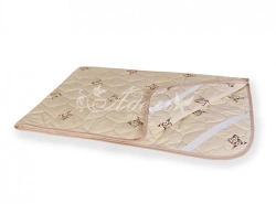Quilted mattress covers made of cotton fabrics, filled with synthetic fibres