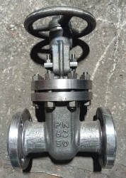 Steel wedge gate valve with sliding spindle and handwheel RN 6,3 MPa DN 50