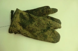Two-fingered winter gloves