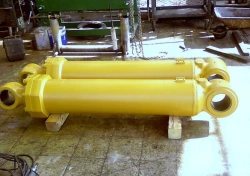 Hydraulic cylinders 63/32õ640