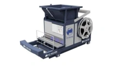 Machine for vibroforming of prestressed concrete products on specialised benches