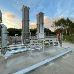 Heat exchanger. High pressure atmospheric cryogenic evaporator.