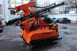 Small-size self-propelled pile-driving machine for driving barrier fence posts of the model MSU