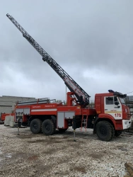 Fire tanker truck with ladder ATSL 5,0-40-18 (43118) type 670611, on the chassis of KAMAZ modification 43118-50.