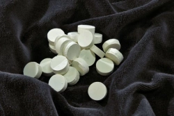 Cerium (IV) oxide for thin layer optics