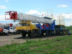 Lifting unit for well repair and drilling "APR-80" on chassis BAZ-6906, BAZ-690902
