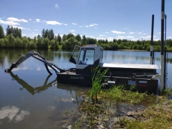 Self-propelled multi-purpose machine "Botsman 160"