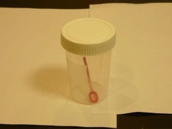 Polymer container for bioassays, disposable, sterile-KOP 150ml/B with spoon