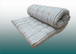 Printed mattresses of mixed fabrics with inner filling of cotton wool for clothing, furniture, technical wool, etc.