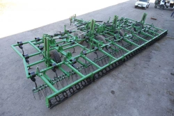Universal wide-crop cultivator KSHU-12