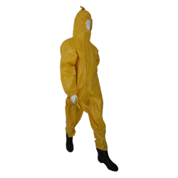 Set of protective clothing resistant to chemical impact