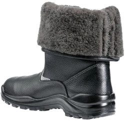 Men's and women's special insulated footwear (boots) with "Leader" marking for protection against low temperatures for operation