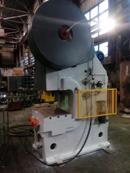 Single-crank open non-sloping presses of simple action K2130