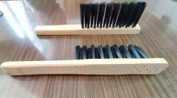 Polypropylene bristle brush-brush 3 rows on wooden block