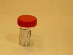 Polymer container for bioassays, disposable, non-sterile-KOS 60ml/K with label