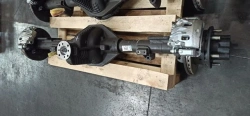Rear axle with brakes and hubs 33086-2400012-10
