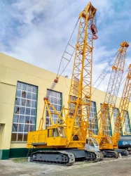 Crawler crane DEK-801 (using cabin 251.17.00.000 and engines manufactured in Eurasian Economic Community member countries).