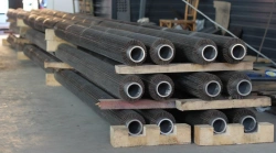 Longitudinally finned tube