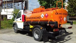 Motor vehicles for the transport of petroleum products - refuelling tanker type 47122, modification 47122P on the base of G chas
