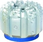Drill head in steel version equipped with PDC cutters