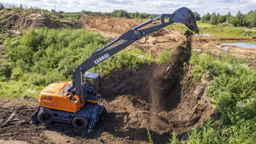 Versatile Wheel Excavator with Hydraulic Drive for Precision Operations E200W