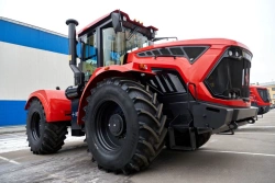 Agricultural wheeled tractor Kirovets type K-7M variant K-737M