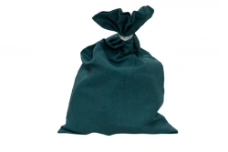 Bread bag made of multilayer moisture-proof fabric with polyurethane and/or polyvinylchloride coating. Trade mark "Tr
