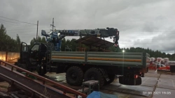 Special purpose vehicle with hydraulic loading crane of KMA type on the basis of URAL 4320 and its modifications U0K03N-U9