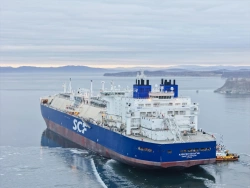 Icebreaking gas carrier