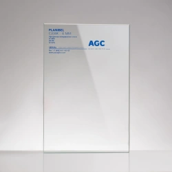 5 mm thick colourless sheet glass of Planibel Clear trade mark