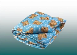 Quilted blankets of cotton, mixed and synthetic fabrics with various fibre fillings.