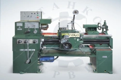 Light-weight screwcutting lathe of IT-1E model