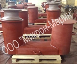 Welded bollards with rollers