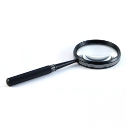 Magnifier on a handle 2,5x (Ø70 mm) in a soft case