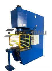 Hydraulic press P6330 with 100 tonnes of force, single rack with C-shaped bed and individual drive.