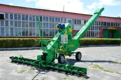 Electric self-propelled grain loader PZES-90