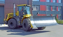 Universal wheeled bulldozer "Kirovets" K-708BKU