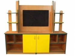 Children's wooden painting corner