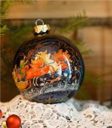 Painted glass globe lacquer miniature