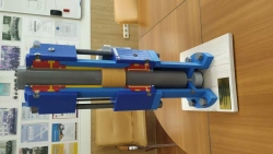 Hydraulic actuator with hydrostatic guides (hydraulic actuator with GSH)