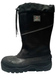 Special combined men's footwear with oil and petrol resistant rubber galoshes and leather upper with multilayer insulated lining