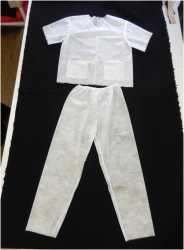 Single-use non-sterile isolation suit SIMPATIKA 3-01/3-02/3-03 as part of SIMPATIKA-K1 Standard