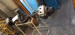 Rear axle with brakes and hubs A62R33-2400012-10