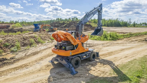 Versatile Wheel Excavator with Hydraulic Drive for Precision Operations E200W
