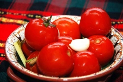 Pickled tomatoes