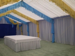 Naperon (narrow tablecloth of small size)